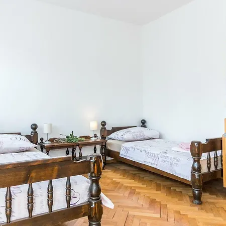 Daire Apartman Natally *